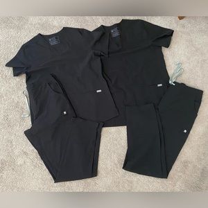 2 pairs of technical collection Figs set, size medium for all 4 pieces.